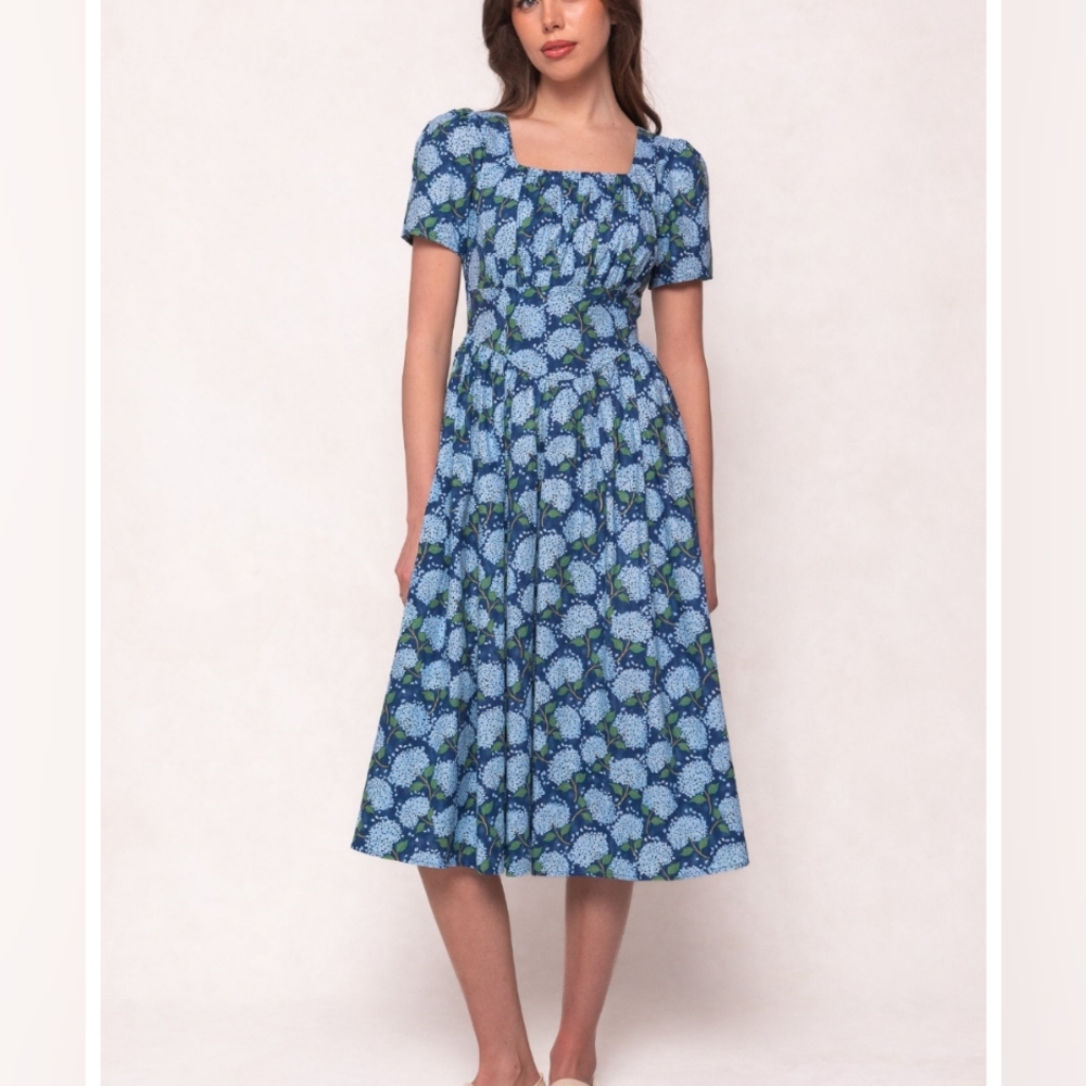 🪻Ivy City Co Tate Dress in Blue Hydrangea - L